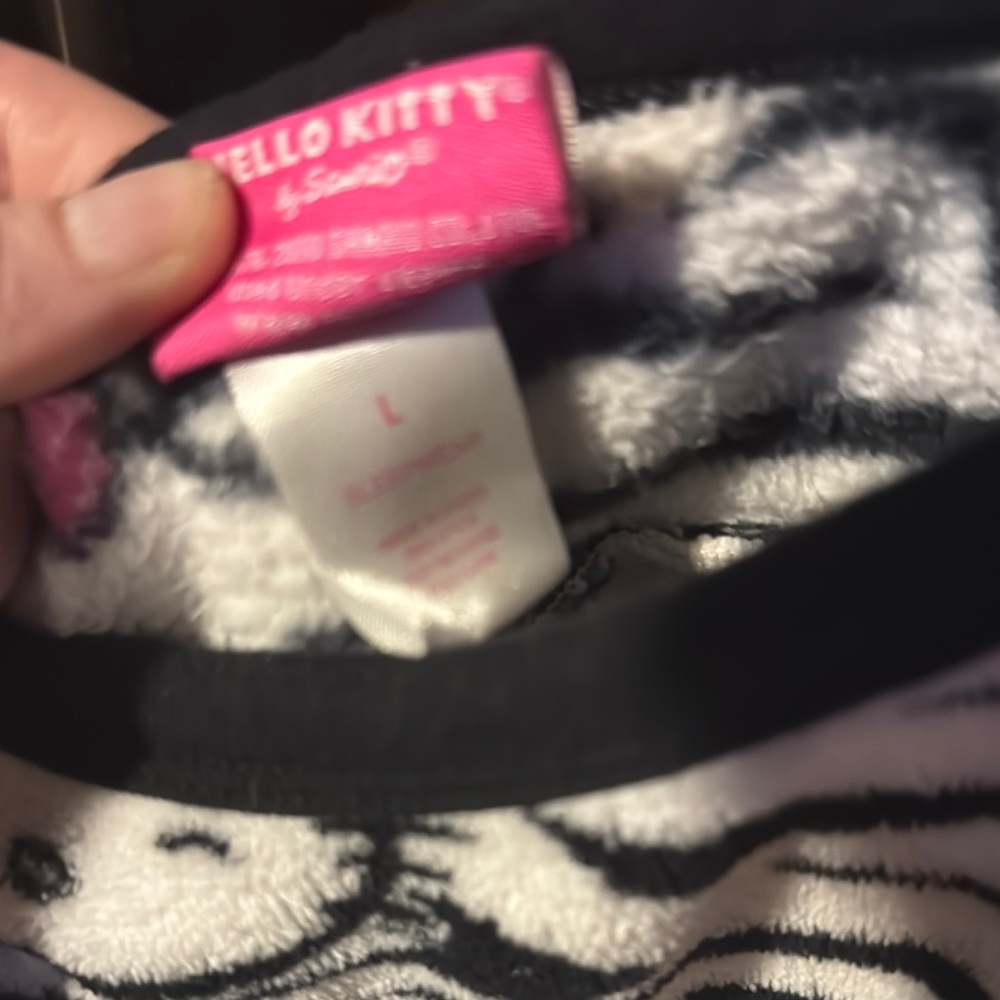 Sanrio hello kitty Black and White Zebra Print Sleepwear - Picture 3 of 5
